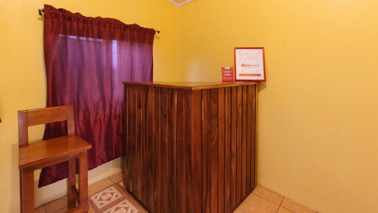 Reddoorz Plus At Malabag Silang - Vaccinated Staff Exterior photo